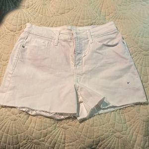 Old navy high rise shorts 3”. Never worn tags still on size 6.
